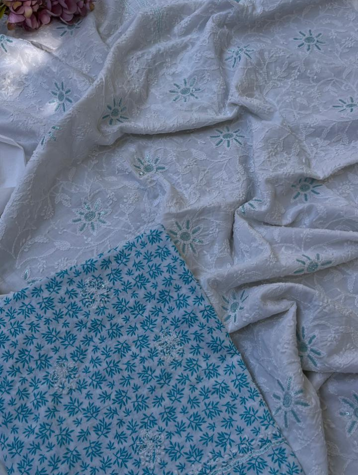 Light, Breezy & Gracefully Festive