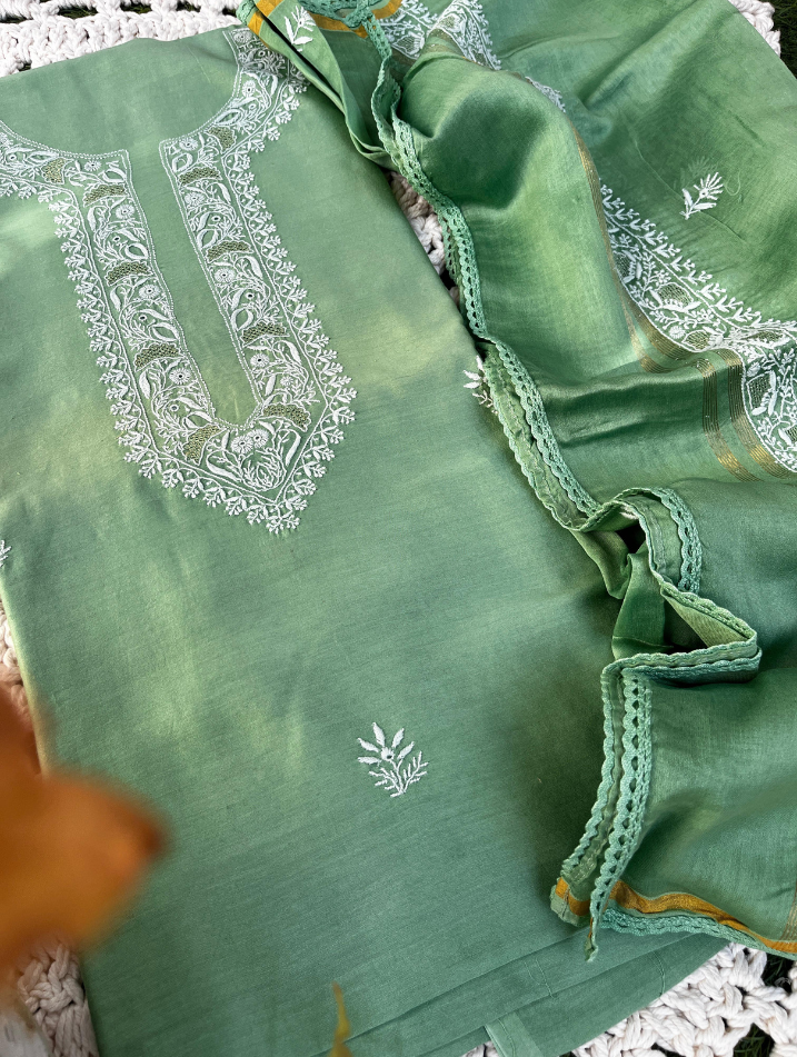 Ensemble Chikankari Pur Chanderi