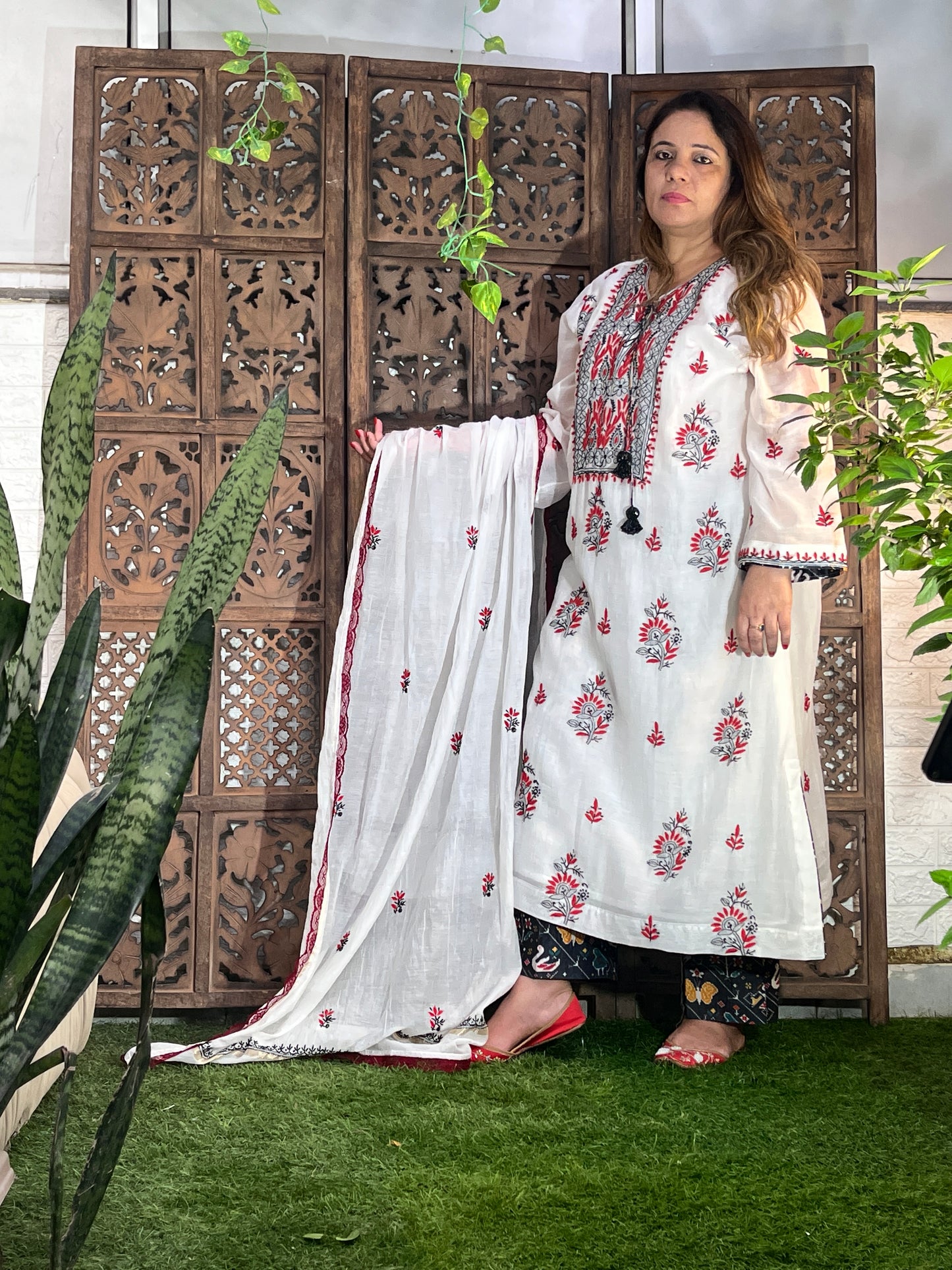 Mulmul kurta with dupatta and patola print cotton silk pants