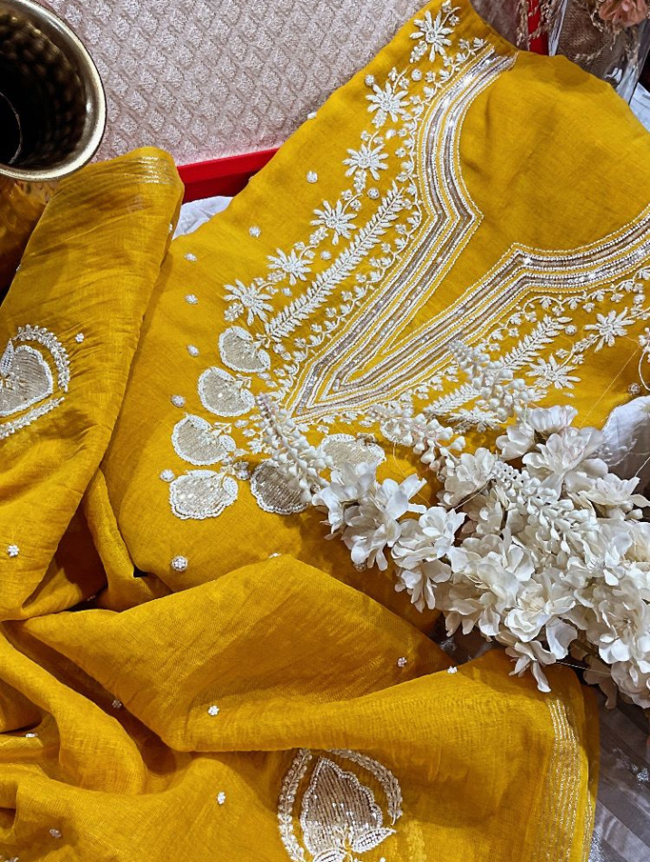 Grace in Every Thread: Mulmul Chikankari Ensemble with Pearls & Cutdana