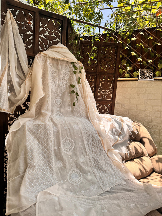 A Touch of Timeless Grace Mulmul Elegance for Festive Moments