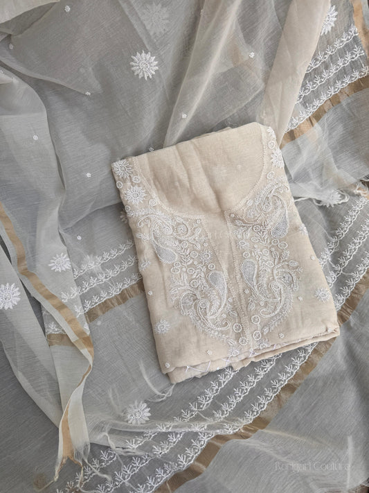 A Touch of Timeless Grace Mulmul Elegance for Festive Moments