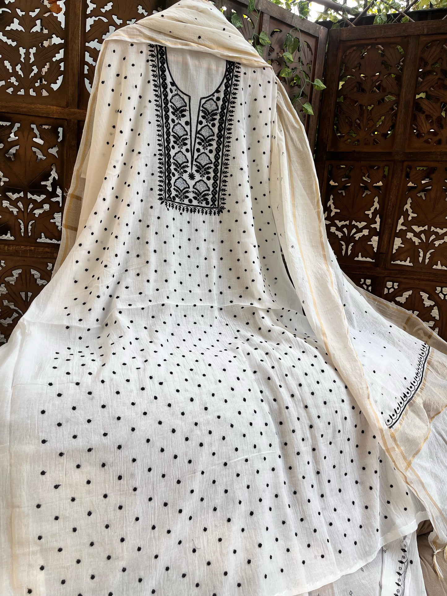 Unstitched Mulmul Chikankari Kurta & Dupatta Set