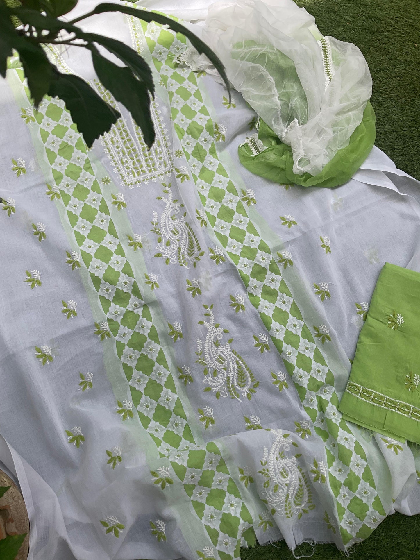 3 Piece Kurta Dupatta & Bottom Set with Appliqué Work