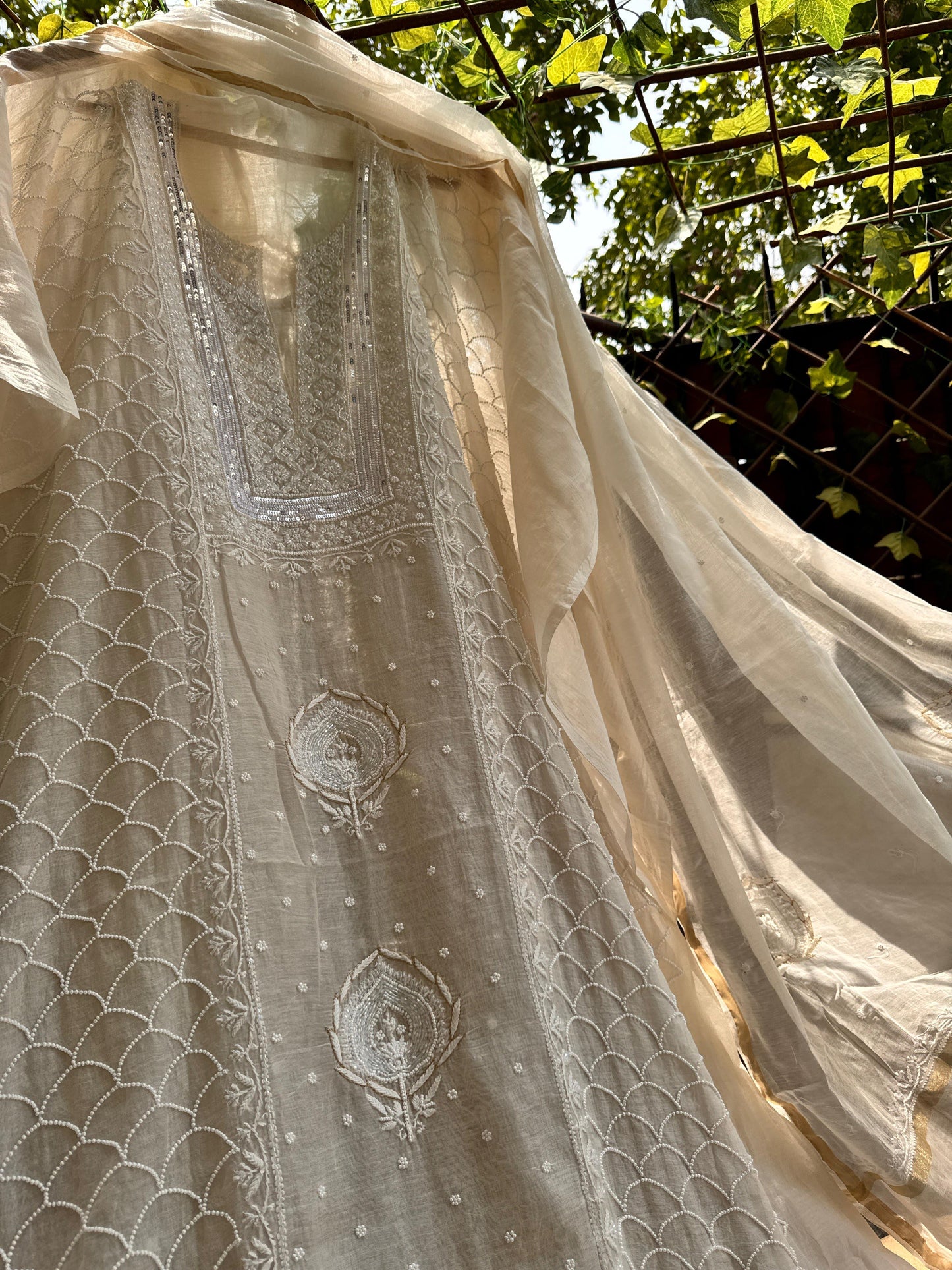 Ivory Grace – A Timeless Mulmul Ensemble