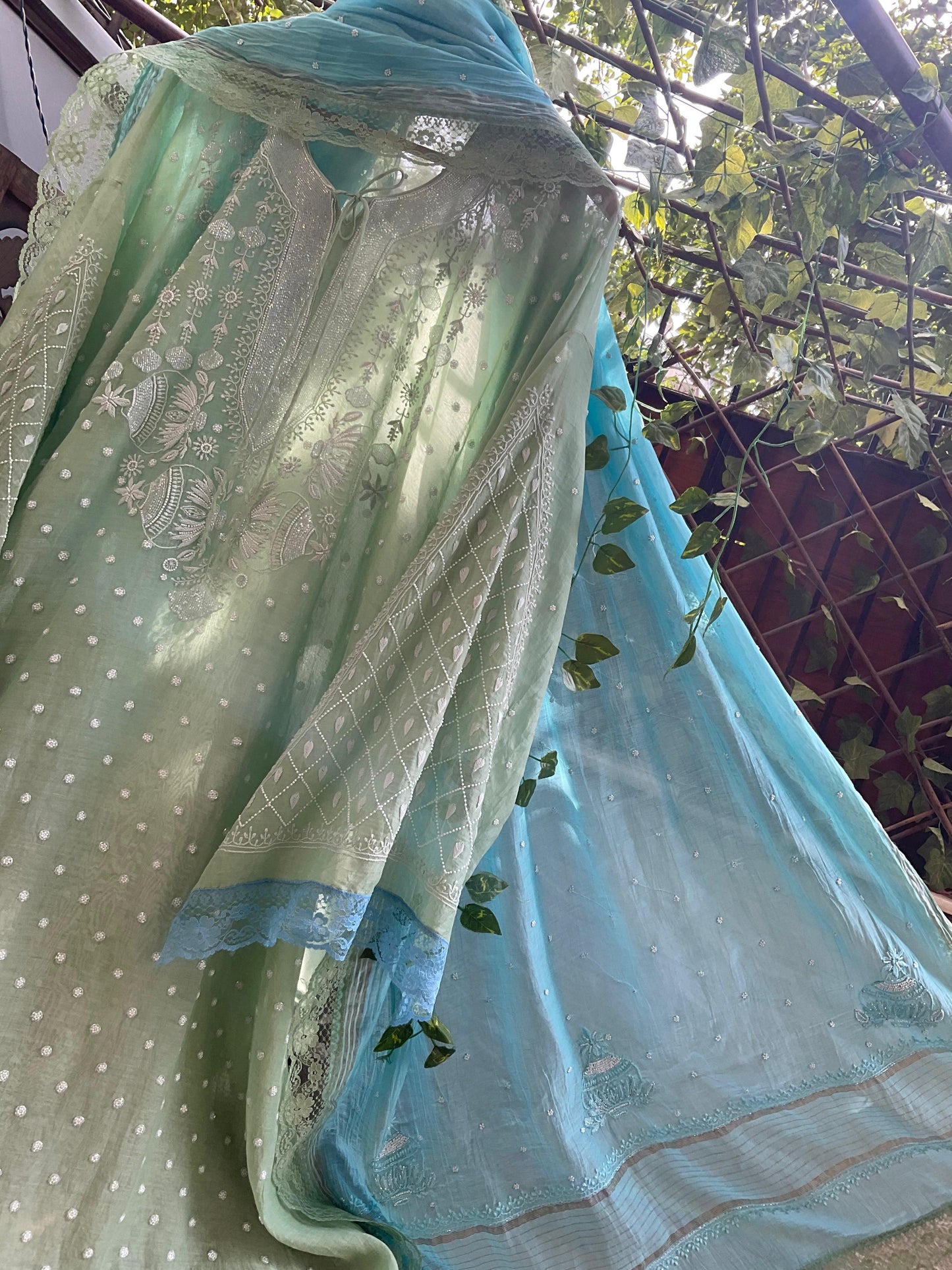 Timeless Grace: Chikankari Mulmul Ensemble with Cutdana & Pearl Embellishments