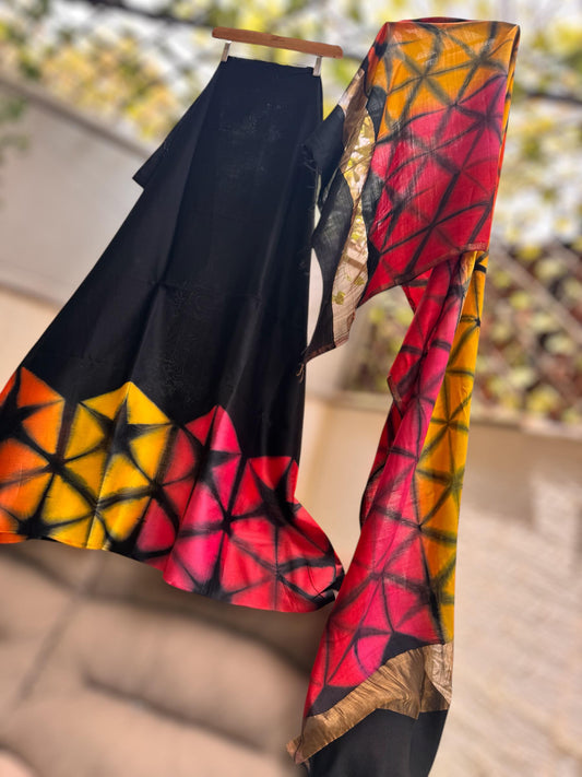 A Fusion of Artistry and Elegance: Hand-Dyed Kurta Set with Multicolour Dupatta