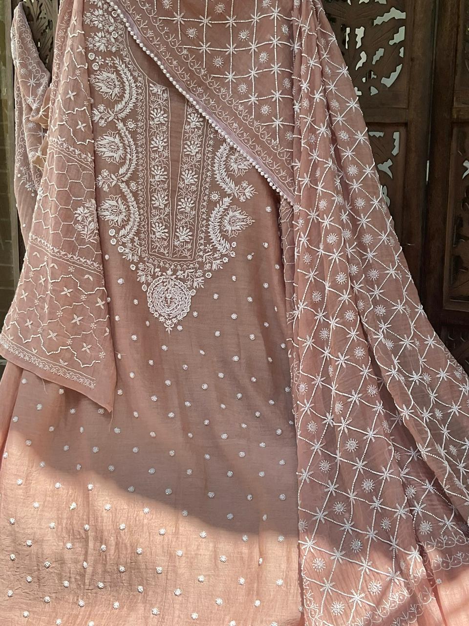 Ensemble Kurta en pur Mulmul avec Dupatta brodé (Lot de 3) (Non cousu)