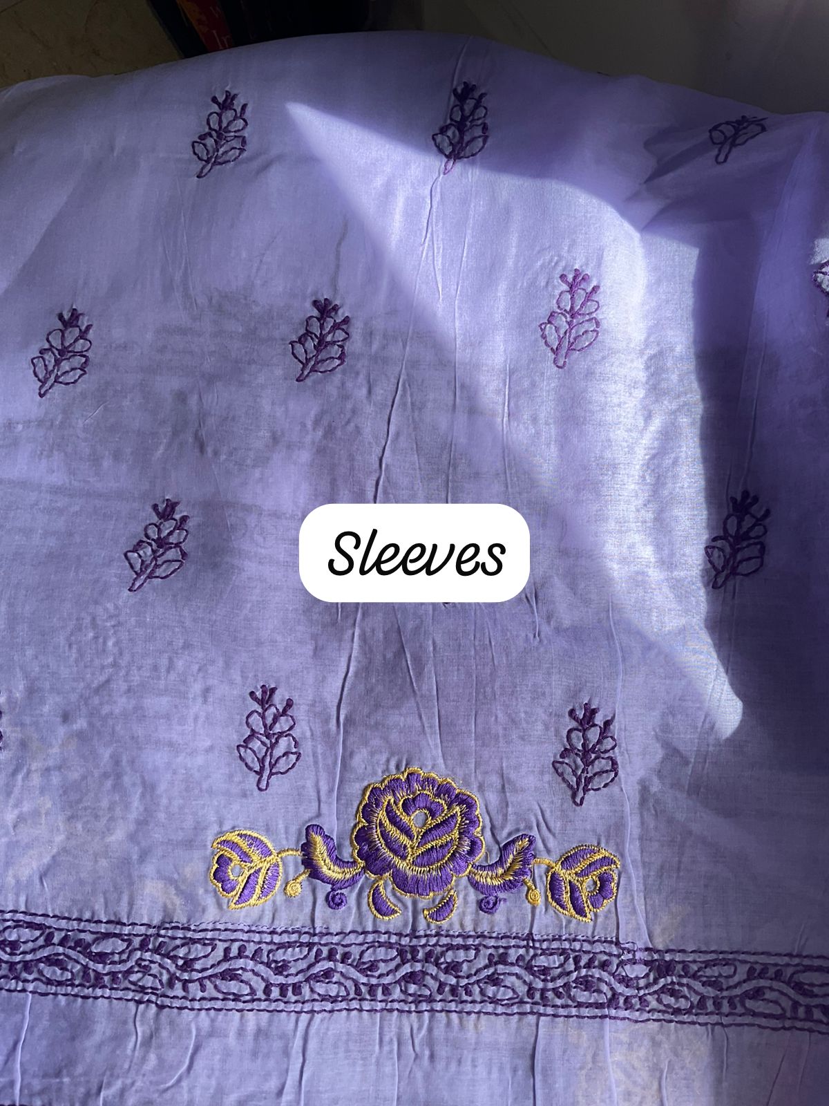 Ensemble kurta en voile de pur coton avec broderies Chikankari et Parsi et dupatta en mousseline (lot de 3) (non cousu)