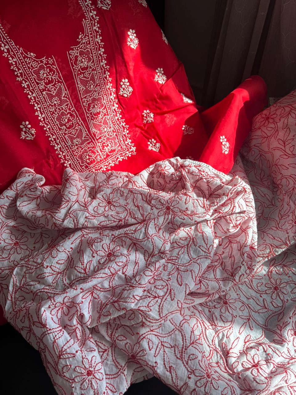Ensemble Kurta en voile de pur coton avec motifs Chikankari et travail Jaal avec Dupatta en Mulmul (Lot de 2) (Non cousu)