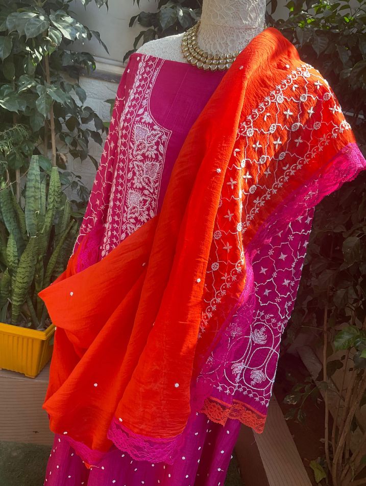Ensemble Kurta Pur Mulmul avec Travail Chikankari & Cutdana et Dupatta Orné (Lot de 3) (Semi-Cousu)