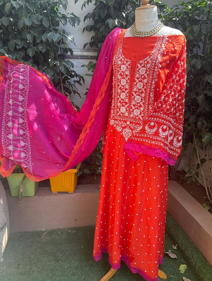 Ensemble Kurta Pur Mulmul avec Travail Chikankari & Cutdana et Dupatta Orné (Lot de 3) (Semi-Cousu)