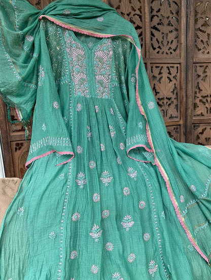 Ensemble trapèze élégant Chikankari & Mukesh