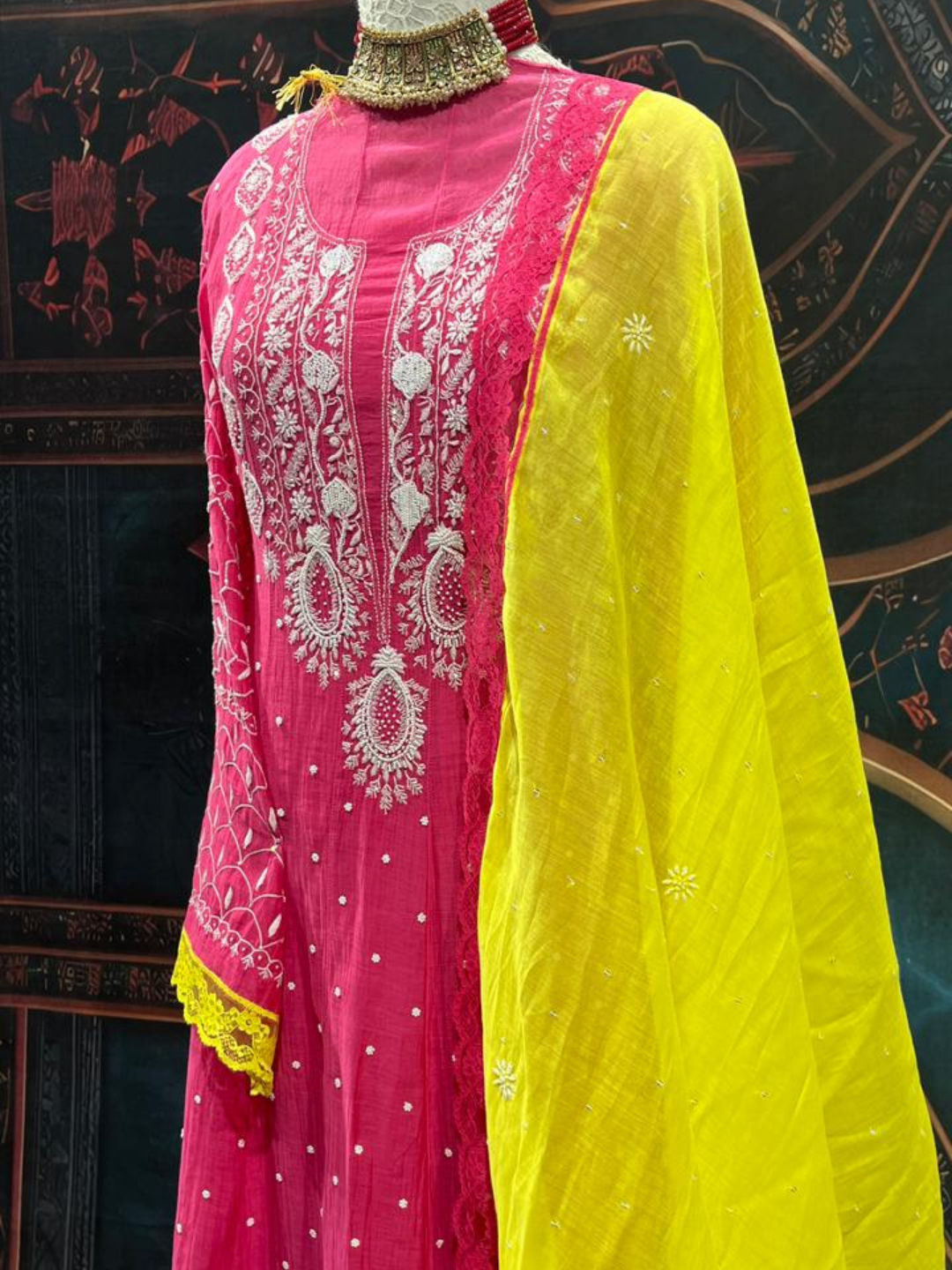 Ensemble Anarkali élégant en mousseline de coton Chikankari