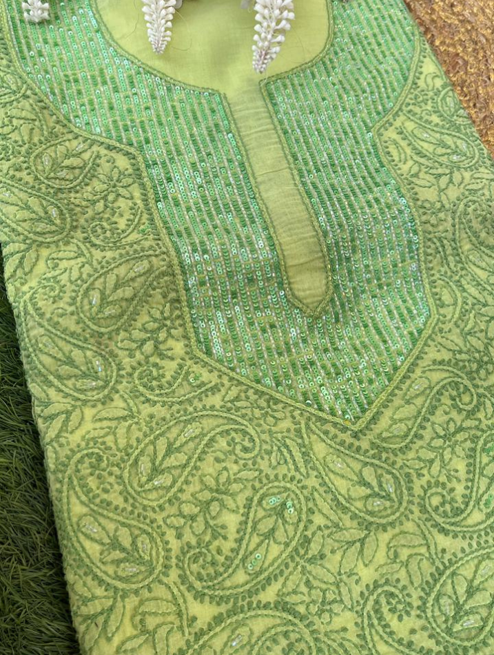 Kurta en voile de coton Chikankari avec des accents de sequins