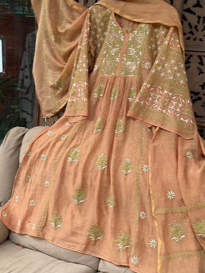 Ensemble A-Line Chikankari & Mukesh Élégant