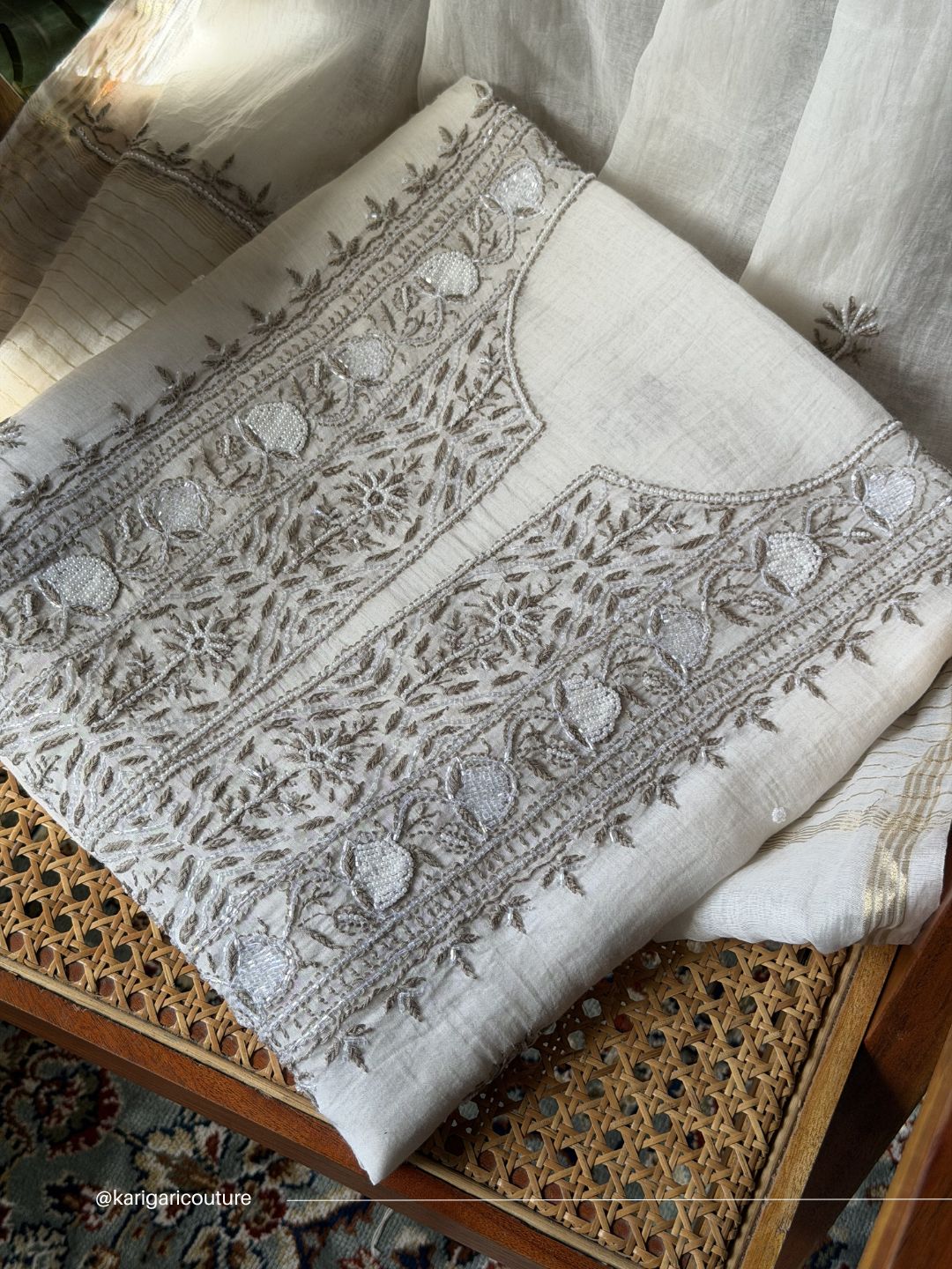 Ensemble Kurta en Pur Mulmul avec Chikankari Do Taar & Dupatta Brodé (Ensemble de 3) (Non Cousu)