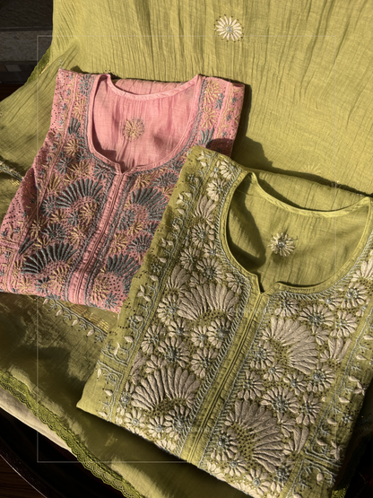 Tunique froncée en mulmul Chikan et Mukaish brodée main avec dupatta