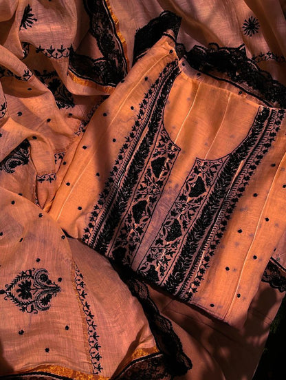 Ensemble kurta en pur mulmul avec travail Chikankari et Cutdana-Moti et dupatta brodé (lot de 3) (cousu)