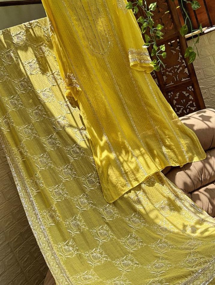 Ensemble festif en Mulmul Chikankari de Luxe