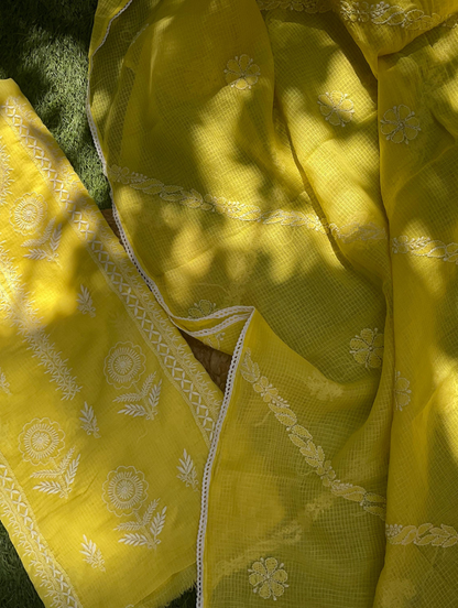 Ensemble Kota Chikankari non cousu