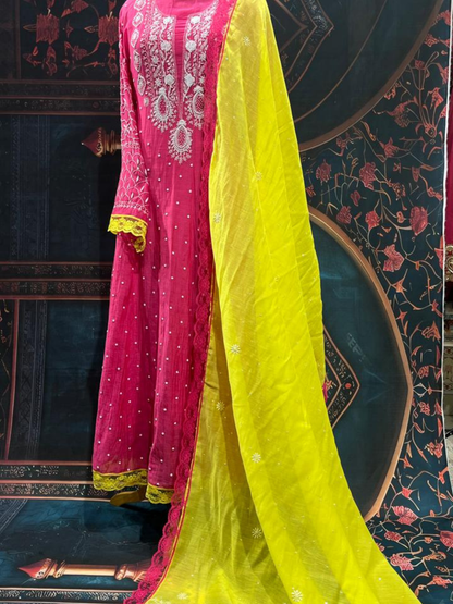 Ensemble Anarkali élégant en mousseline de coton Chikankari