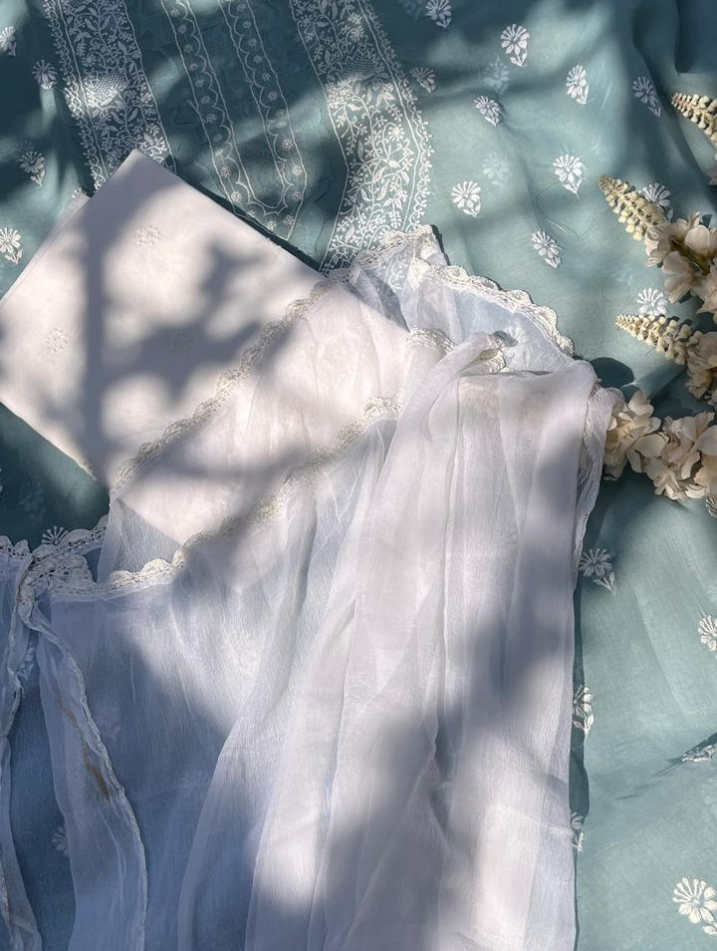Ensemble chikankari élégant en voile de coton