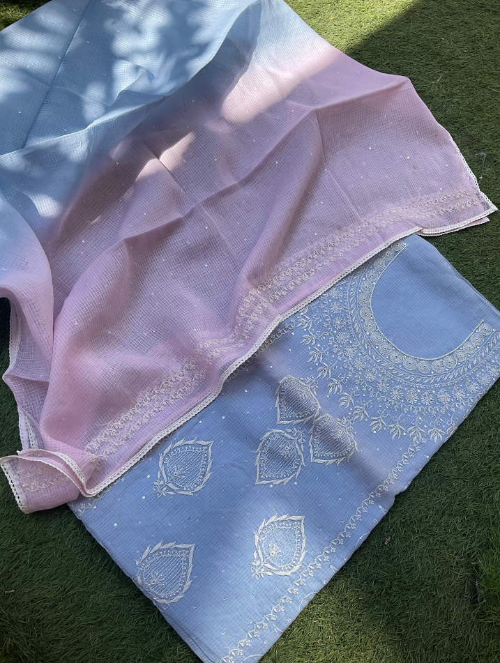 Ensemble Kota Chikankari non cousu