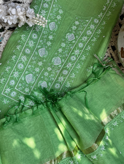 Ensemble Élégant en Mulmul Chikankari
