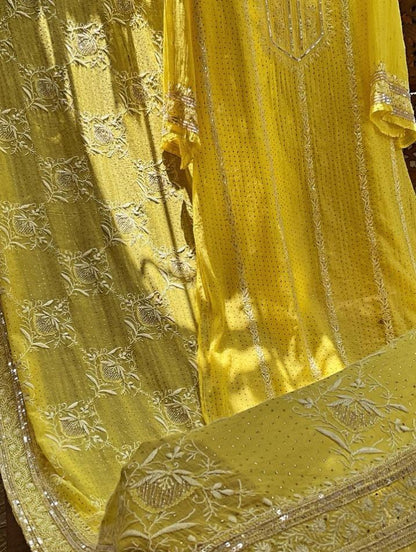 Ensemble festif en Mulmul Chikankari de Luxe