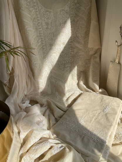 Ensemble costume en voile de coton avec travail de chikankari jaal et encolure, et dupatta en mousseline (lot de 3) (non cousu)