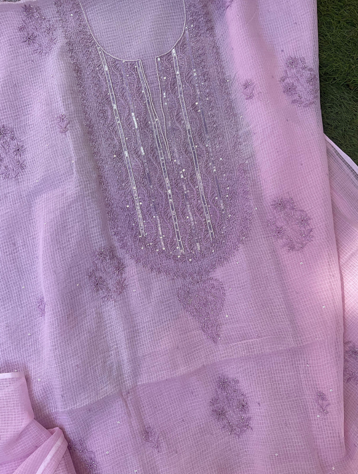 Ensemble Kota Chikankari non cousu