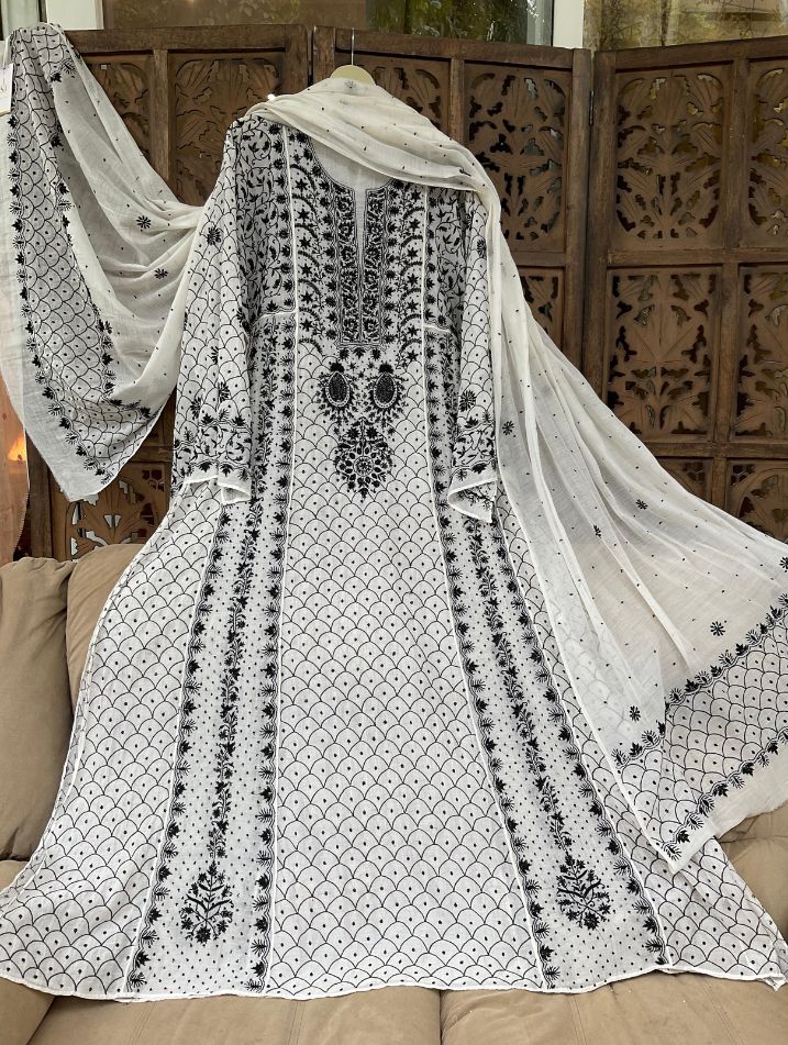 Ensemble Anarkali Élégant en Mulmul