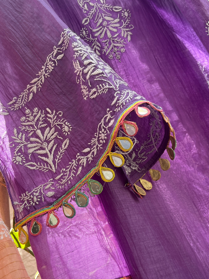 Ensemble Kurta Mulmul Pur avec Chikankari et Manches Brodés avec Dupatta en Dentelle Miroir (Ensemble de 3) (Semi-cousu)