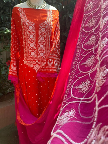 Ensemble Kurta Pur Mulmul avec Travail Chikankari & Cutdana et Dupatta Orné (Lot de 3) (Semi-Cousu)