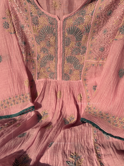 Tunique froncée en mulmul Chikan et Mukaish brodée main avec dupatta