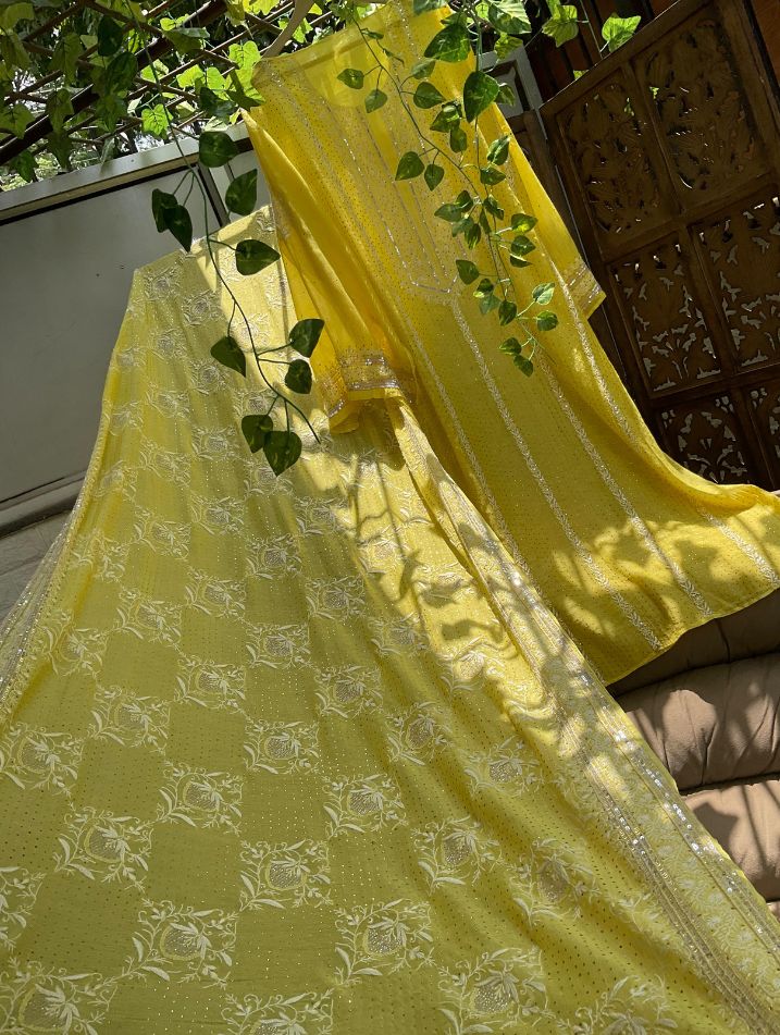 Ensemble festif en Mulmul Chikankari de Luxe