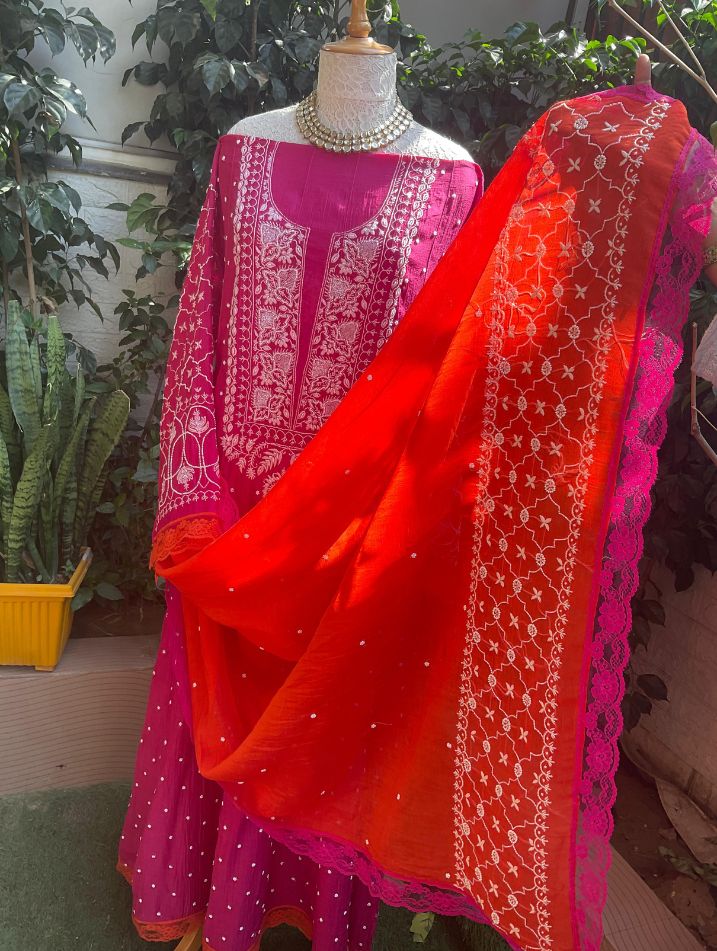 Ensemble Kurta Pur Mulmul avec Travail Chikankari & Cutdana et Dupatta Orné (Lot de 3) (Semi-Cousu)