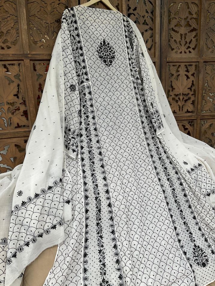 Ensemble Anarkali Élégant en Mulmul
