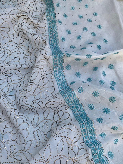 Ensemble gracieux en voile de coton Chikankari