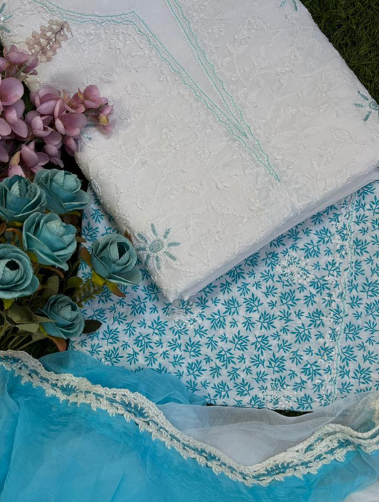 Light, Breezy & Gracefully Festive