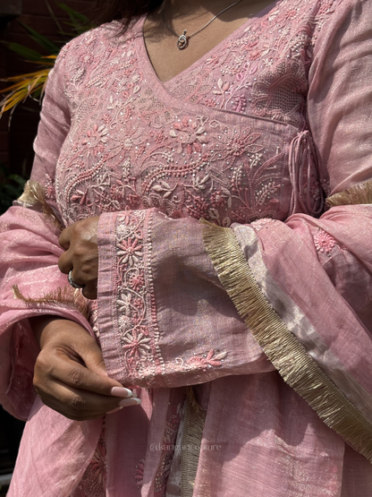 Ensemble Angrakha en Tissu Brodé Main avec Travail Jaali Complexe et Lourde Dupatta (Ensemble de 2)
