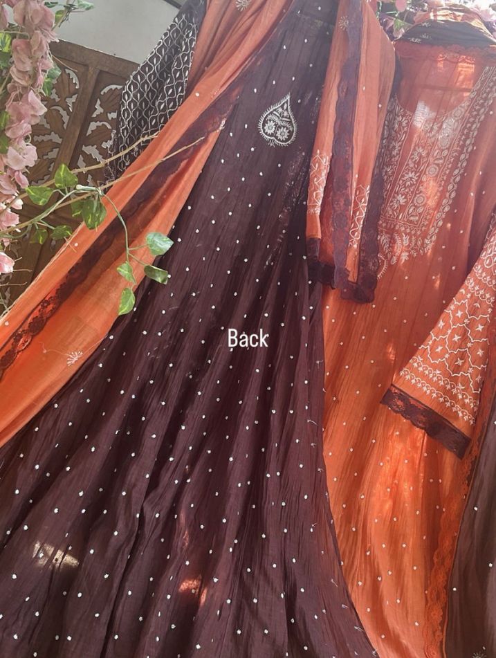 Ensemble intemporel en Chikankari de Mulmul