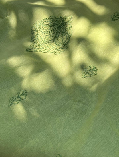Kurta en voile de coton Chikankari avec des accents de sequins