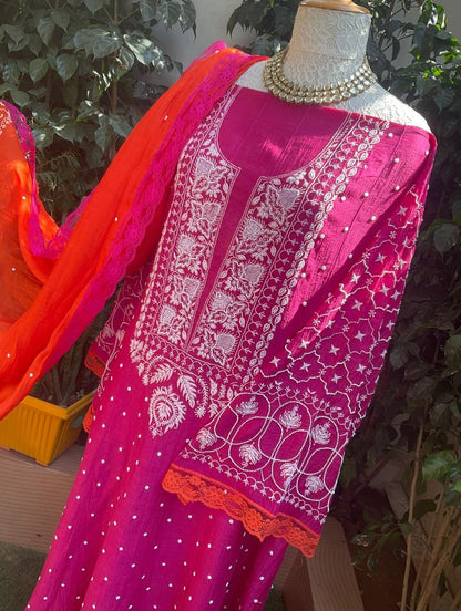Ensemble Kurta Pur Mulmul avec Travail Chikankari & Cutdana et Dupatta Orné (Lot de 3) (Semi-Cousu)