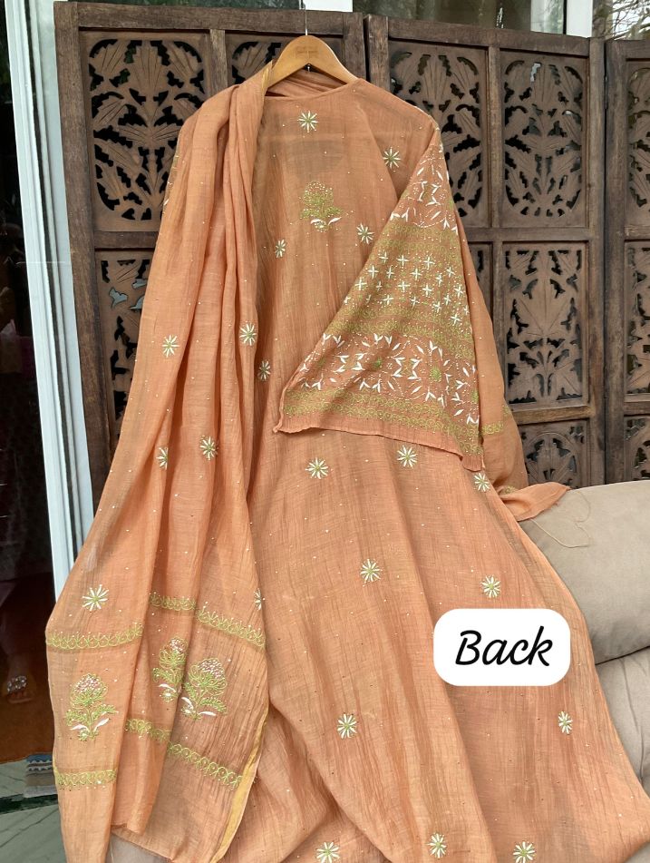 Ensemble A-Line Chikankari & Mukesh Élégant