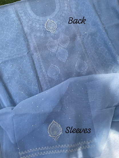 Ensemble Kota Chikankari non cousu
