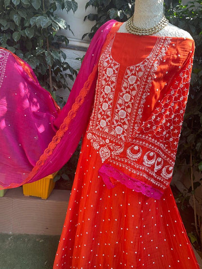 Ensemble Kurta Pur Mulmul avec Travail Chikankari & Cutdana et Dupatta Orné (Lot de 3) (Semi-Cousu)