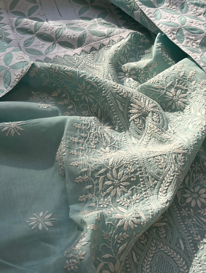 Élégance en voile de coton semi-cousu