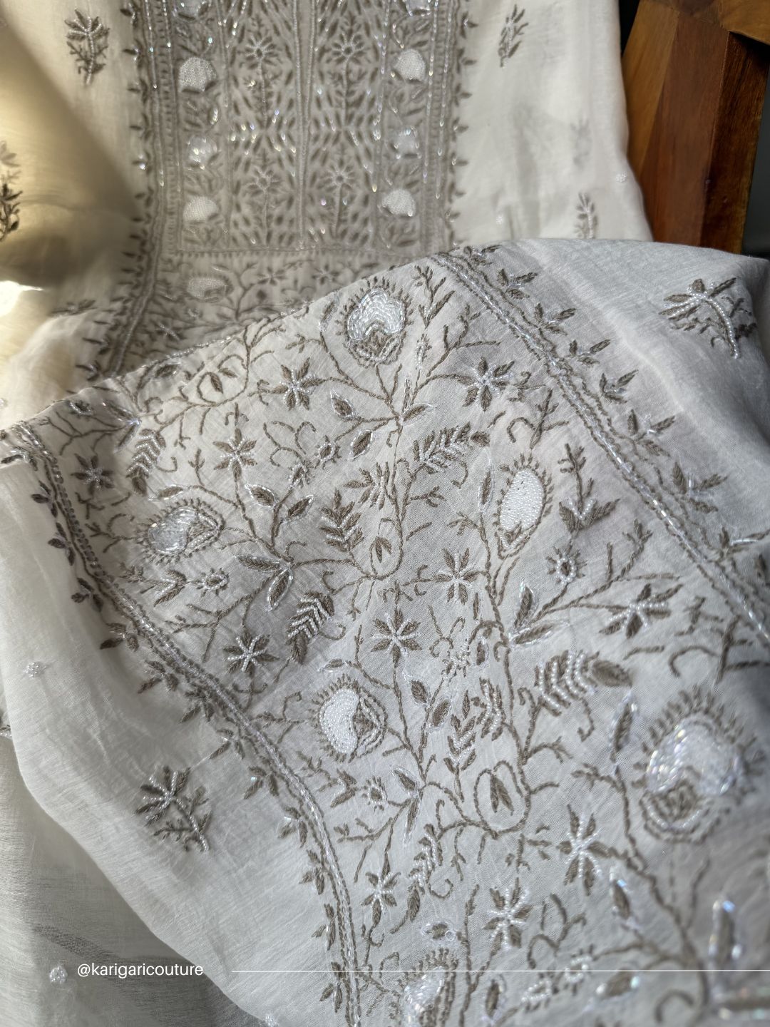 Ensemble Kurta en Pur Mulmul avec Chikankari Do Taar & Dupatta Brodé (Ensemble de 3) (Non Cousu)